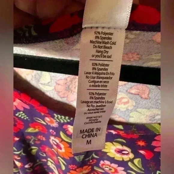 Lularoe medium purple floral Classic T. Leggings material! Soft‎ and bright! NWT - Picture 4 of 6